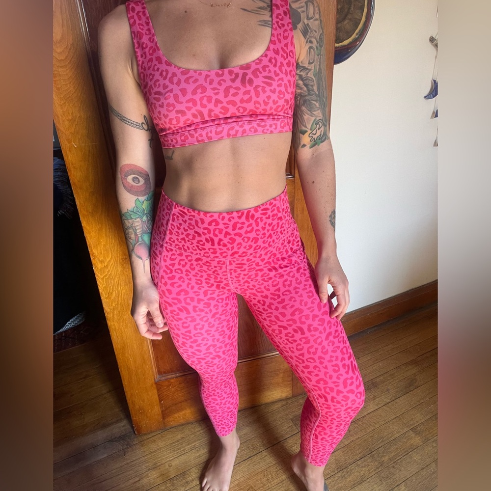 Fabletics Pink Cheetah 2pc set (XS)